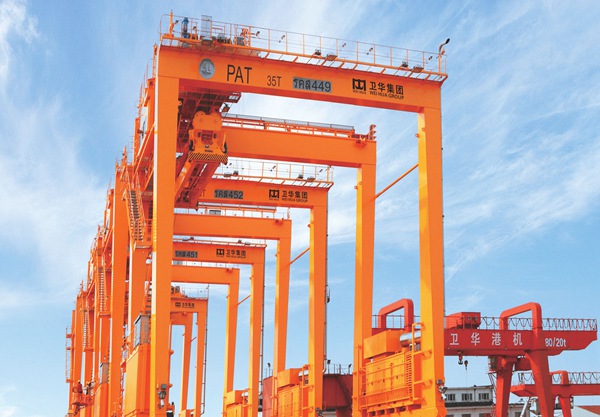 轮胎集装箱起重机.jpg